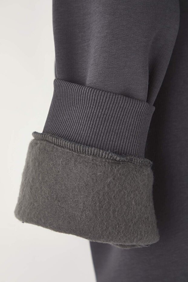 Antrasit Oversize/Bol Kesim Basic Bisiklet Yaka Kalın/İçi polarlı Örme Sweatshirt TBBAW25AO00008 - 6