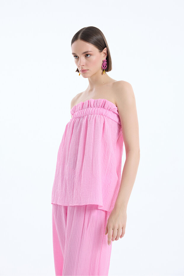 Gofre Kumaş Fırfırlı Straplez Bluz Pembe - 3