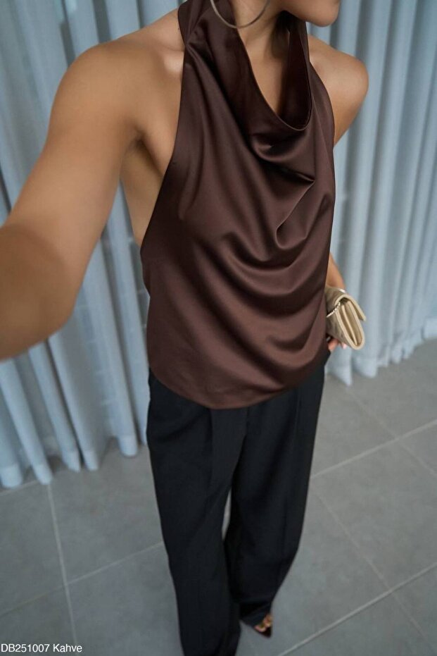 Halter Neck Degaje Collar Blouse