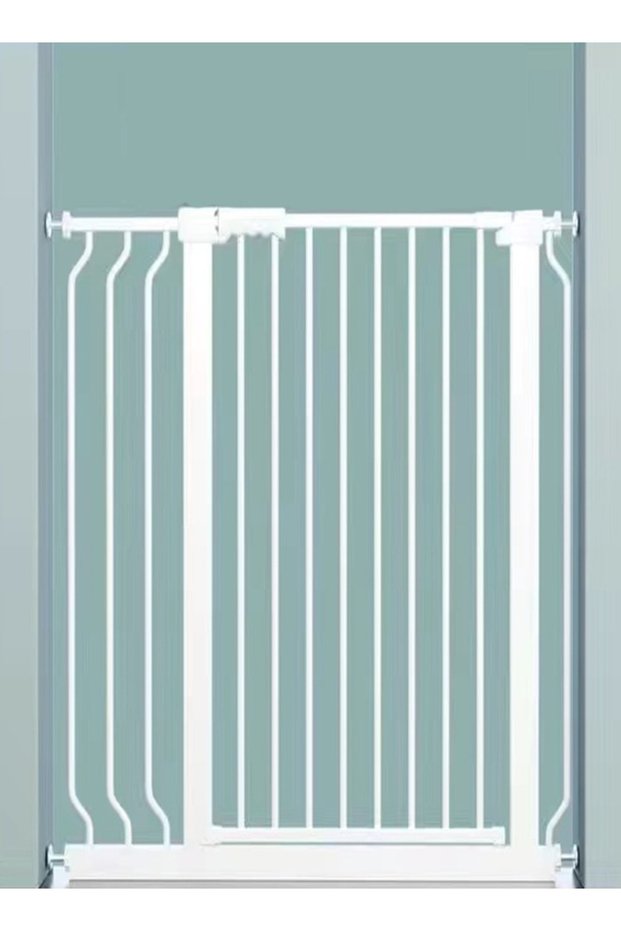 Adjustable Metal Barrier Doorways Gate for Baby and Pet Safety