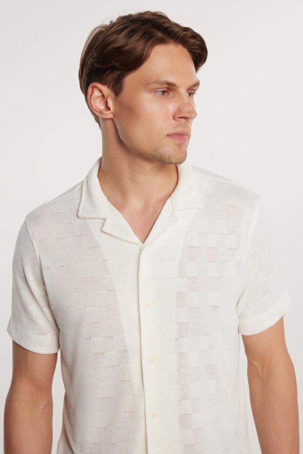 Slim Fit Short Sleeve Knitted Fabric Apache Collar Casual Dobby Texture Ecru Men's Shirt