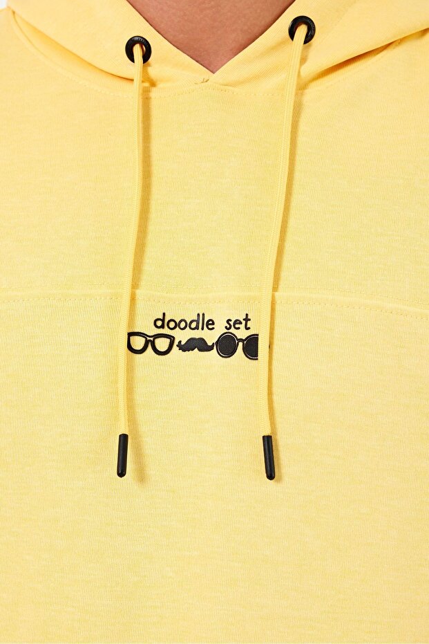Erkek Regular Fit Kapüşonlu 2 iplik Baskılı Sweatshirt Sarı - 6