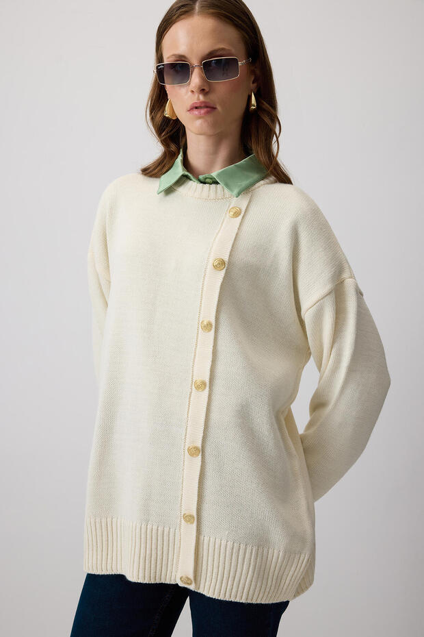 Strickpullover mit Knopfdetail - 2