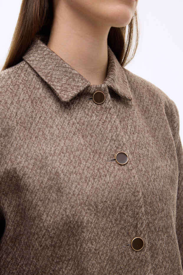 سترة بأزرار وجيوب ذات ملمس خاص باللون البني - 3