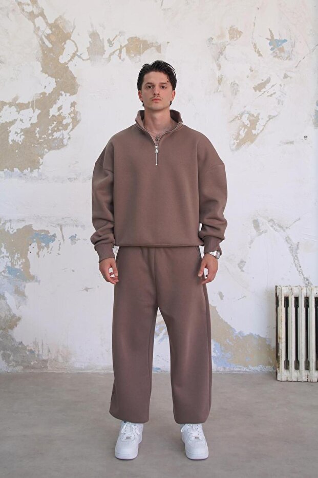 سويت شيرت بني فاتح مريح أساسي بنصف سحاب كبير الحجم - 3