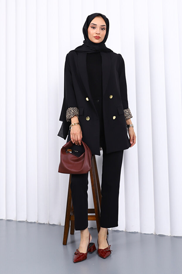 سترة بليزر سوداء بياقة مزدوجة وأزرار - 2