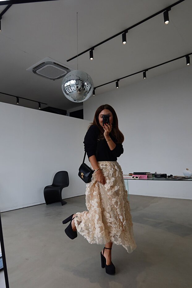 Çiçek Kabartmalı Pullu Premium Etek - 3