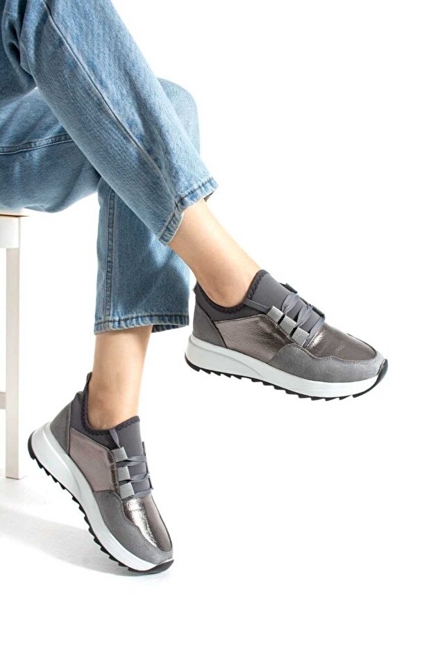 Sneakers - 1