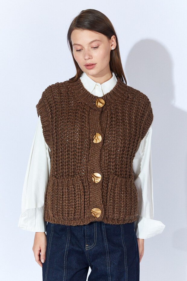 Brown Gold Buttoned Pocketed Knitted Women's Knitwear Vest - Ek100375336
