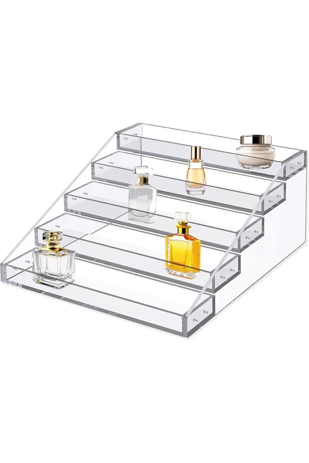 حامل عرض أكريليك شفاف من 5 طبقات – منظم ورافعة للعطور على الوجهين (30.5×38×3 سم)