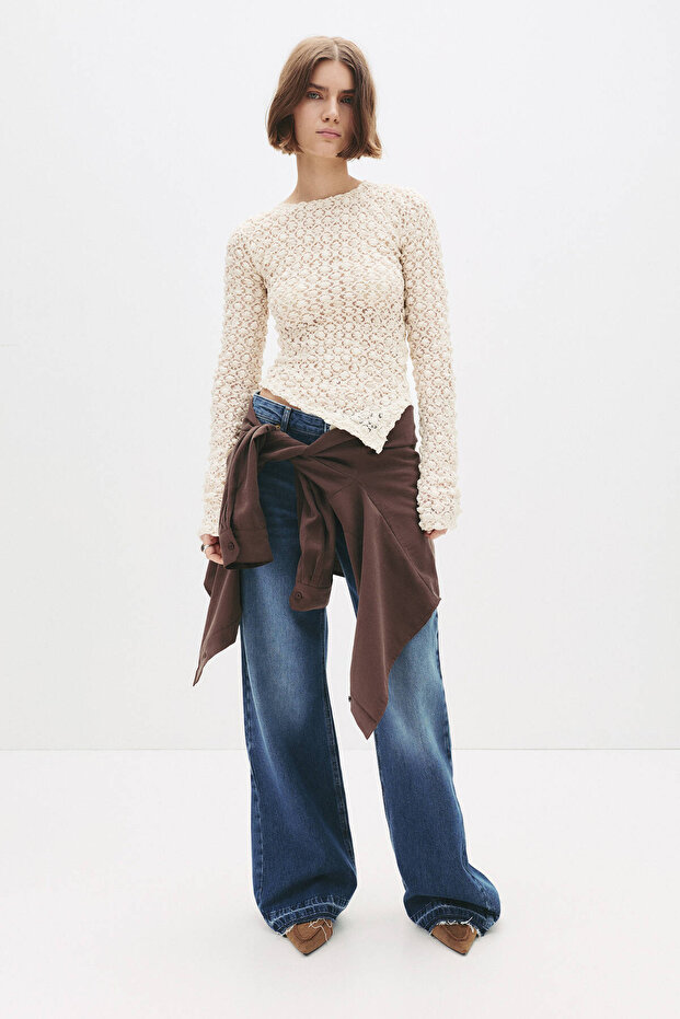 بلوزة دانتيل بأكمام طويلة - 1