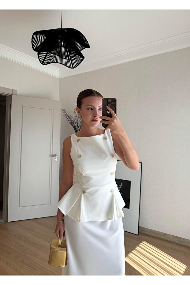 DÜĞMELİ BEYAZ YELEK - 2