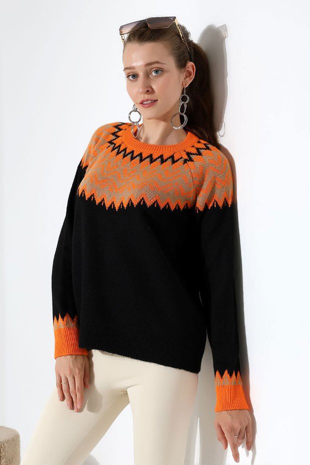 Women's Black Crew Neck Snow Patterned Knitwear Sweater