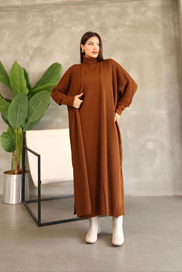Tarçın Kahve Boğazlı Uzun Kol Triko Elbise Ve Uzun Hırka Tesettür Alt Üst Triko Takım BCES-252039 - 1