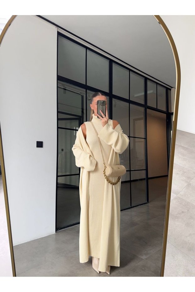 Throat-Length Dress Cardigan Beige Knitwear Set