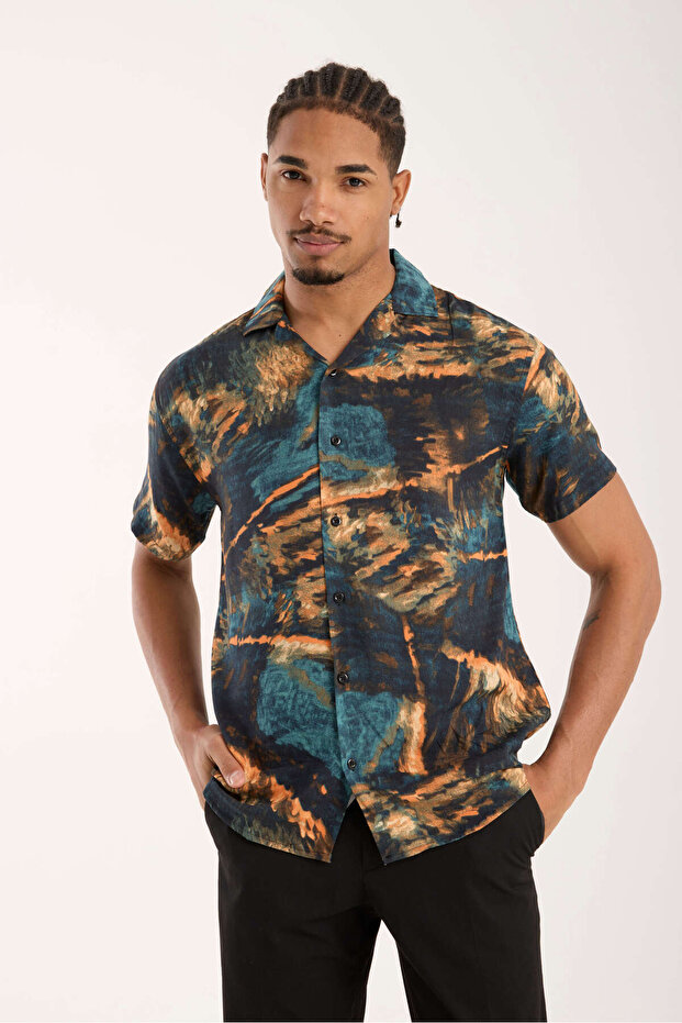 قميص رجالي كبير الحجم بنمط ملون - 1