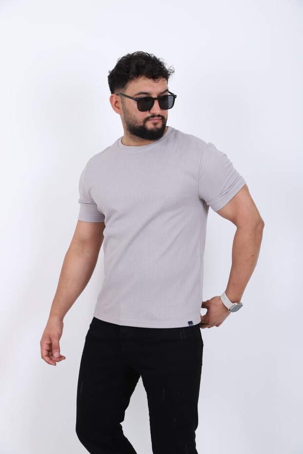 Simple Design Basic T-Shirt - 1