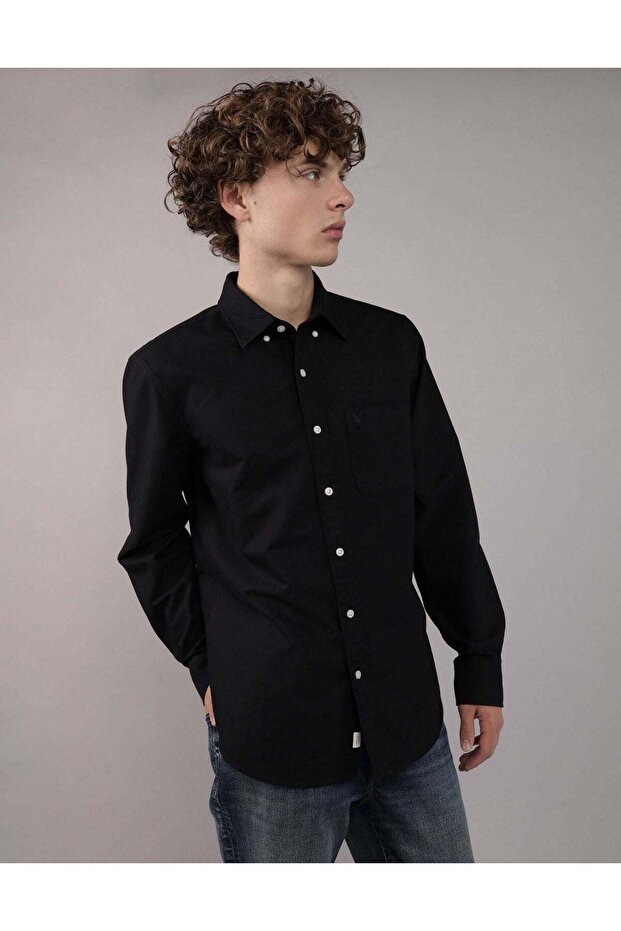 قميص AE Oxford بقصّة Slim Fit وبأزرار للاستخدام اليومي
