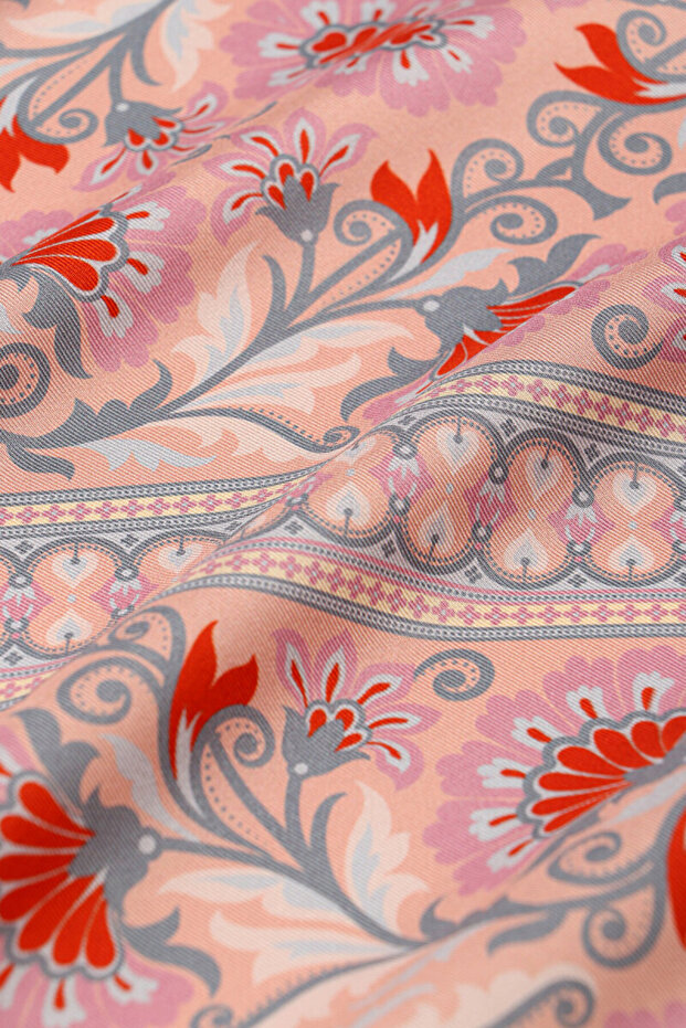 وشاح حريري بنمط السلمون والقرنفل - 2