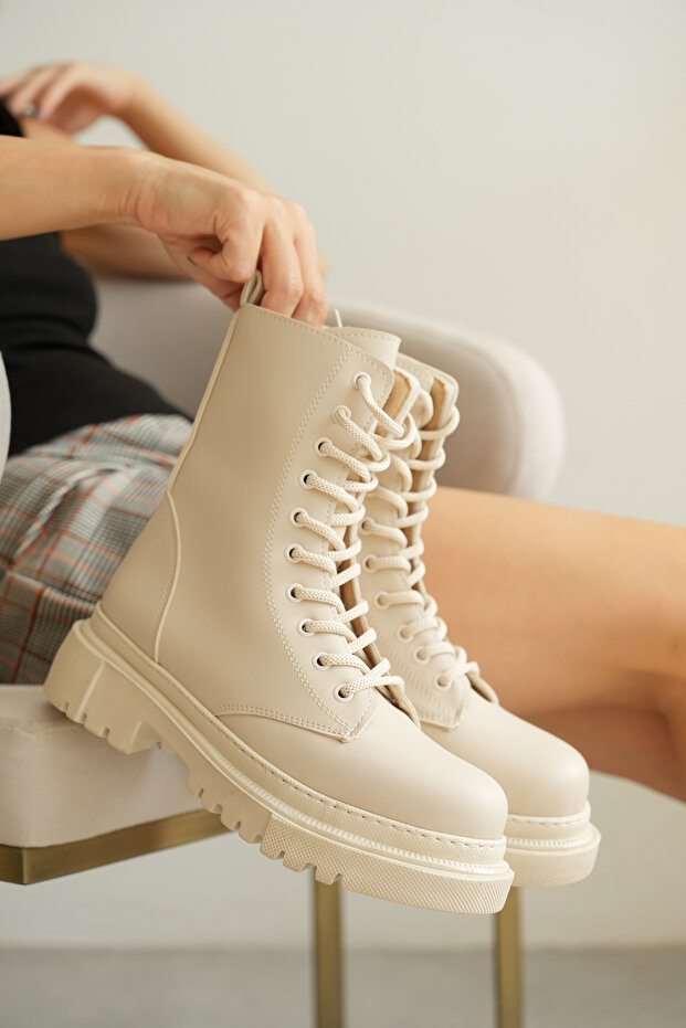 Bej Uzun Bağcıklı Kadın Bot - 1