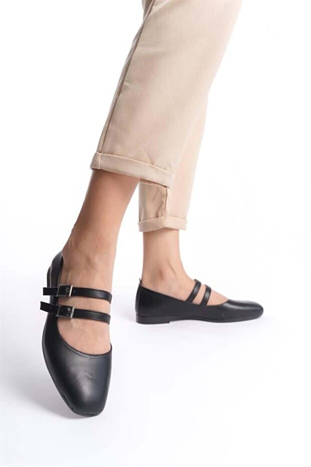 Women's Black Two-Beret Cut-Toe Ballerinas