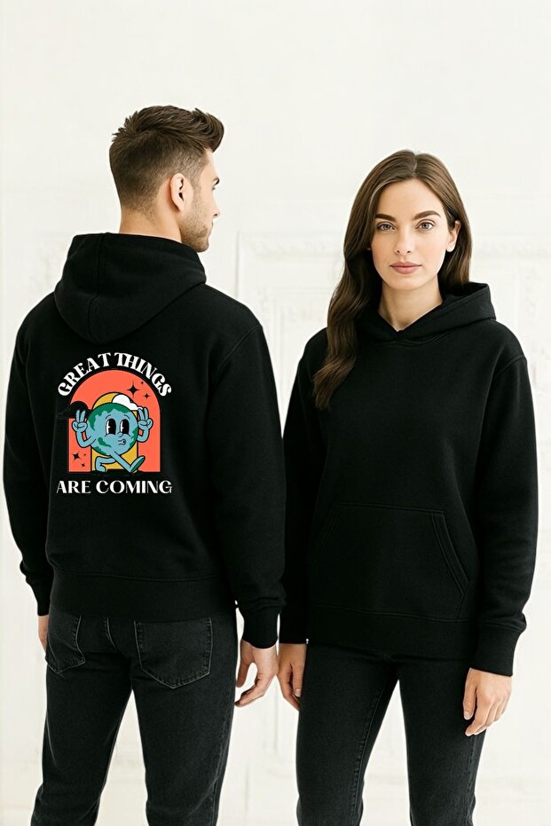 سترة رياضية بغطاء للرأس مطبوعة بألوان زاهية من Great Things Are Coming