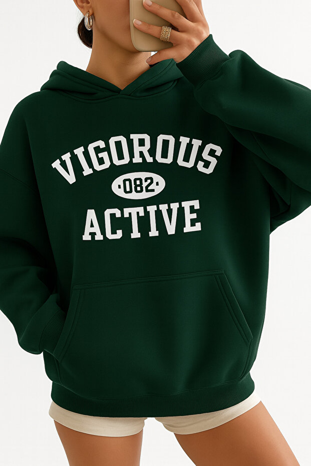 سترة رياضية فضفاضة بقلنسوة وجيب كنغر مع كتابة VIGOROUS ACTIVE على الجهة الأمامية، أسلوب رياضي مريح للارتداء اليومي