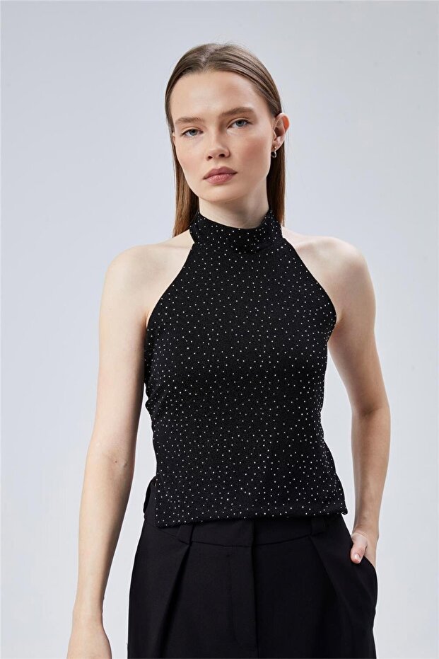 Düğmeli Dik Yaka Top - 1