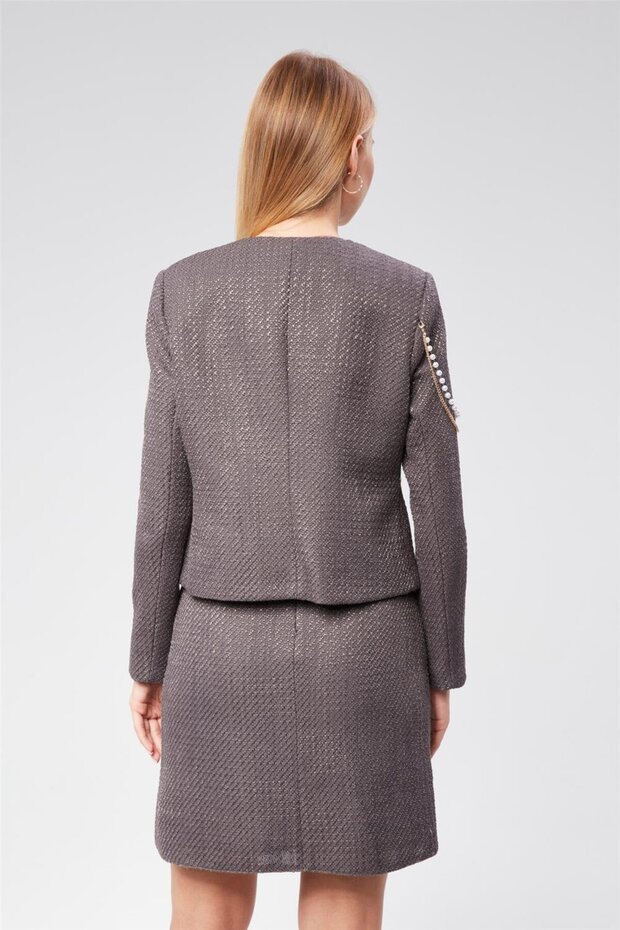 سترة بتفاصيل سلسلة - 4