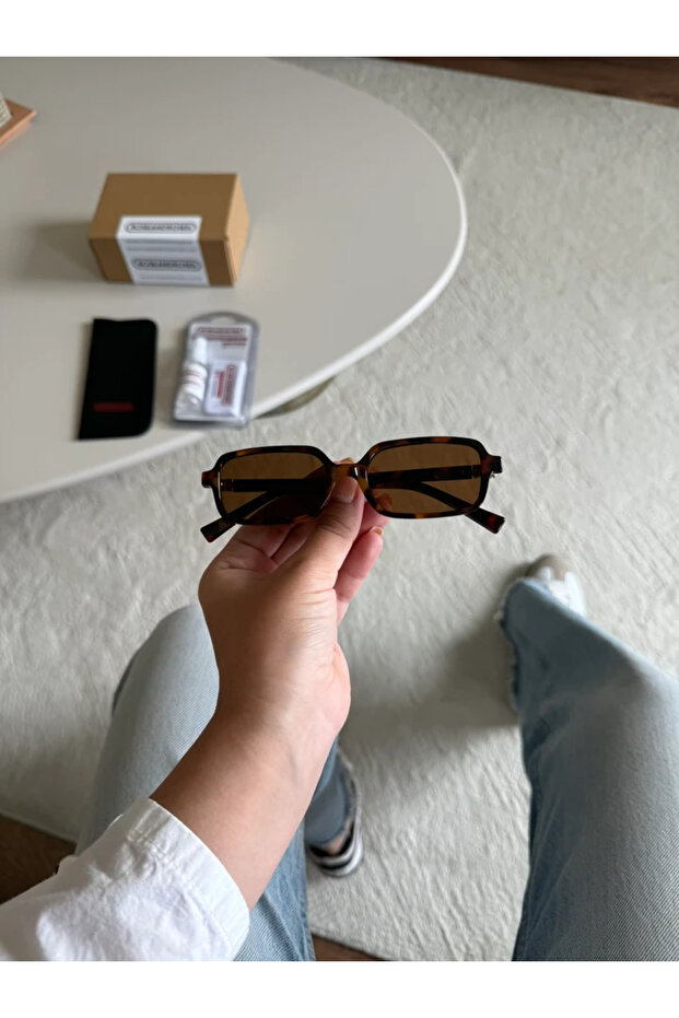 نظارات شمسية بتصميم مستطيل من Meux Muadil باللون البني الفهد - 2