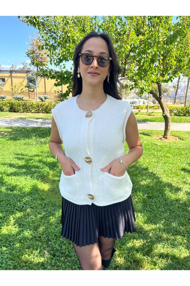 سترة تريكو بأزرار كبيرة - 4