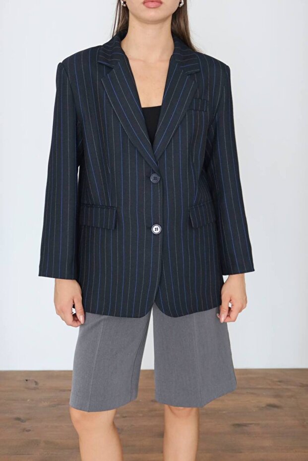 سترة بليزر مخططة باللون الأزرق الداكن - 3