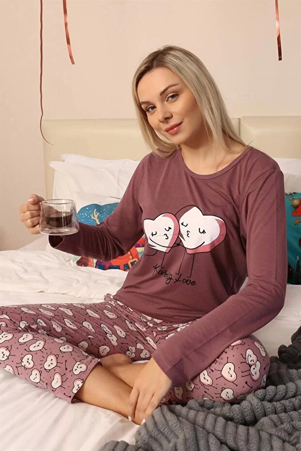 طقم بيجامة نسائية من القطن الممشط بأكمام طويلة من Under Moda باللون البرقوقي