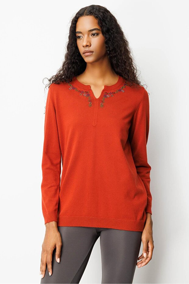Women's Crew Neck Floral Embroidered Blouse Dark Brick