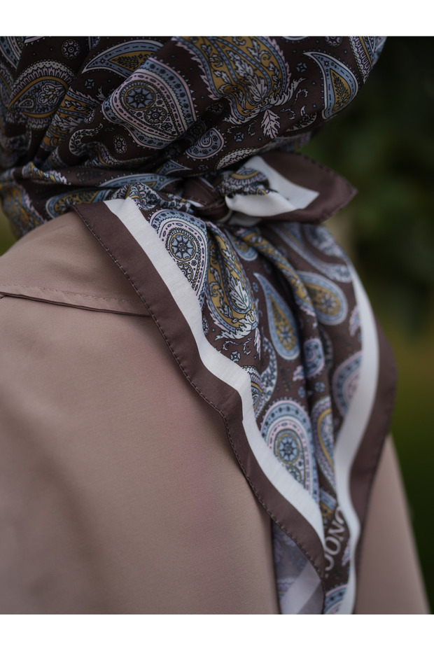 وشاح بنمط عرقي، وشاح منقوش - 3