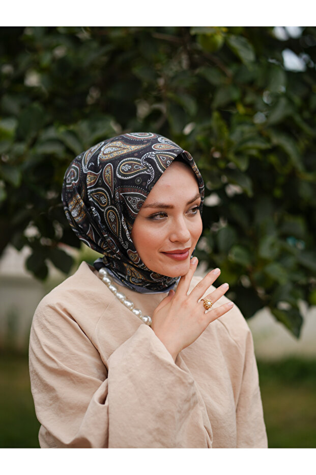 وشاح بنمط عرقي، وشاح منقوش - 2