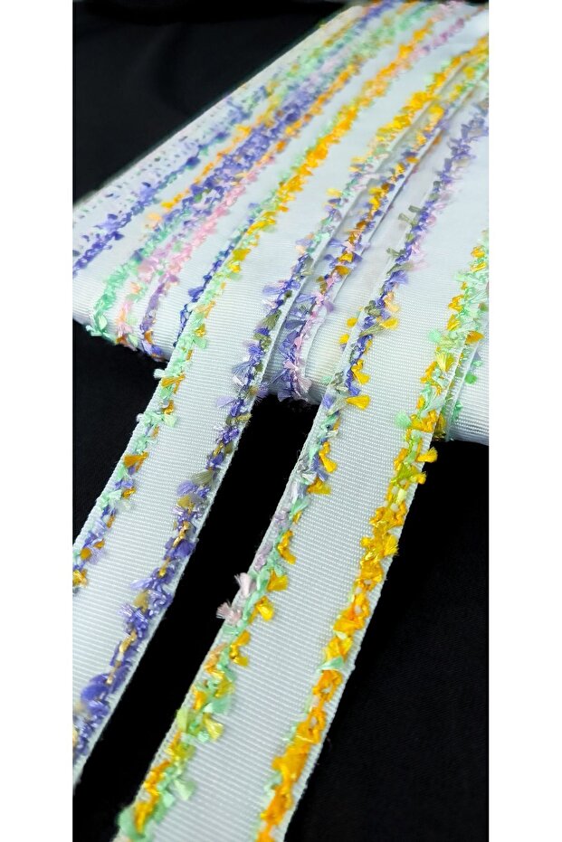 Special White Grograde with Colorful Rope Tail Embroidered Ribbon