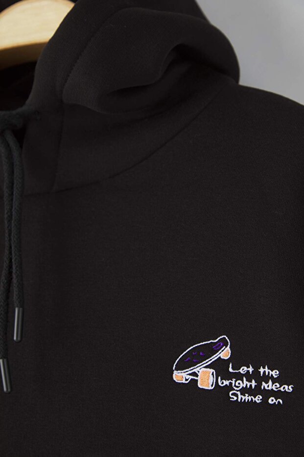 Siyah Oversize/Geniş Kesim Nakışlı İçi Polarlı Kapüşonlu Sweatshirt TMNAW25SW00016 - 7