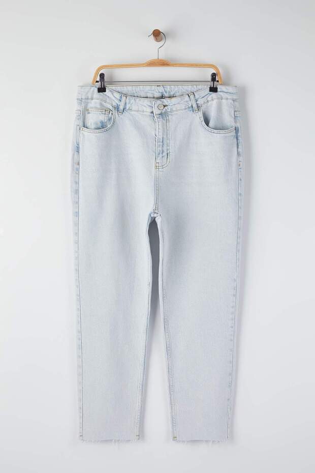 Buz Mavisi Yüksek Bel Slim Mom Denim Büyük Beden Jeans TBBAW24CJ00076 - 5