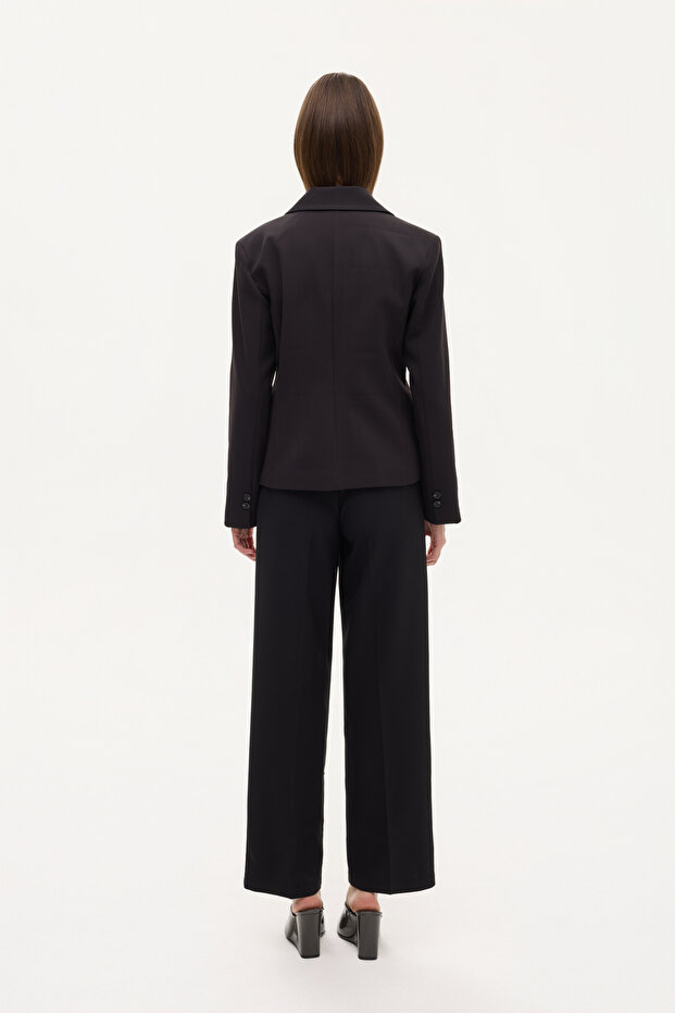 سترة سوداء بأزرار مزدوجة - 5