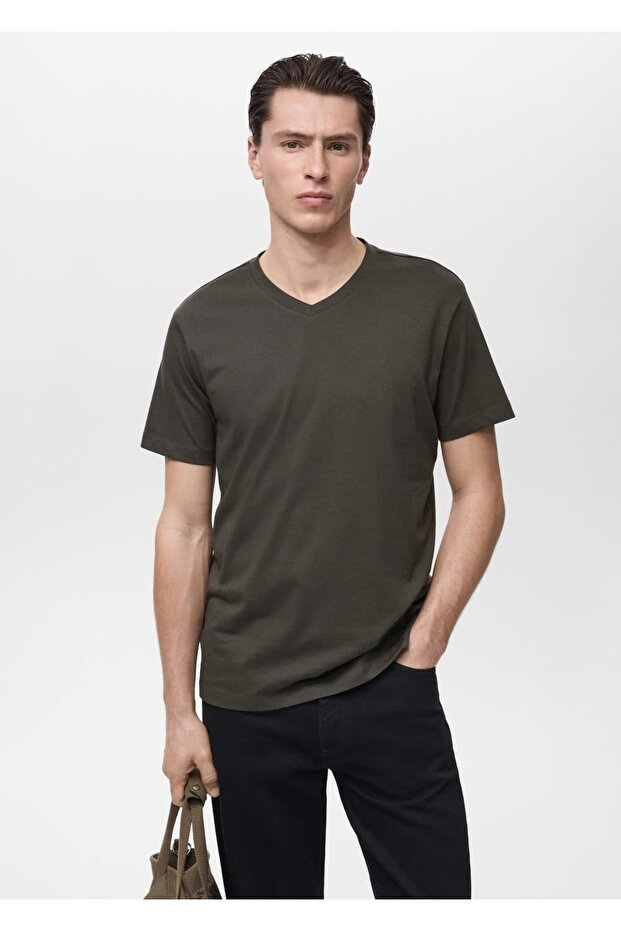 V yakalı tişört - 1