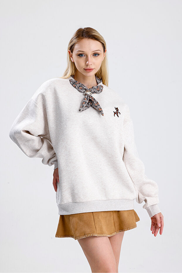 Kadın Fular Detaylı Oversize Sweatshirt - 1