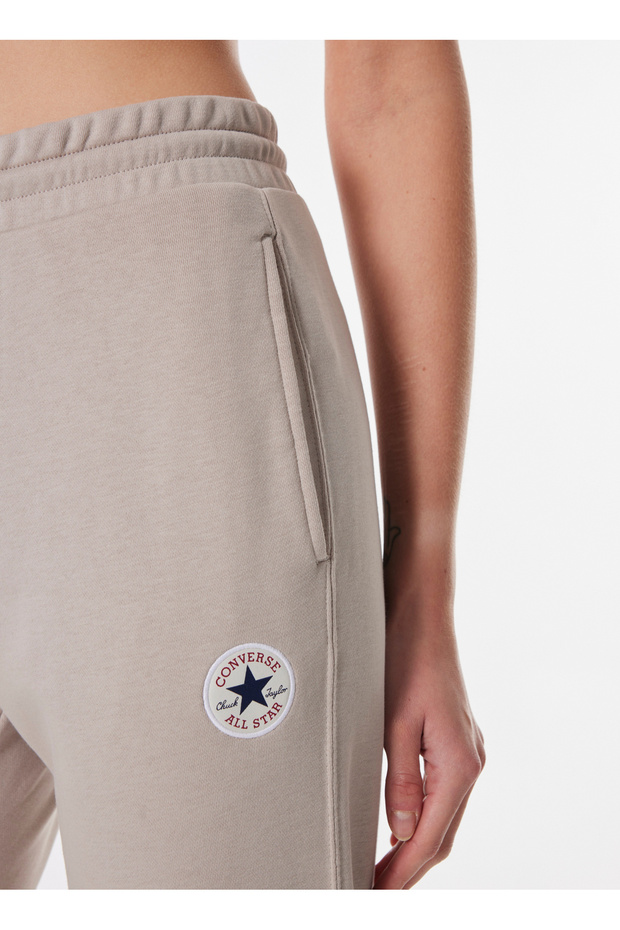 CORE CHUCK PATCH PANT FT PAPYRUS Bej Kadın Lastikli Paça Lastikli Bel Regular Fit Eşofman Altı - 4