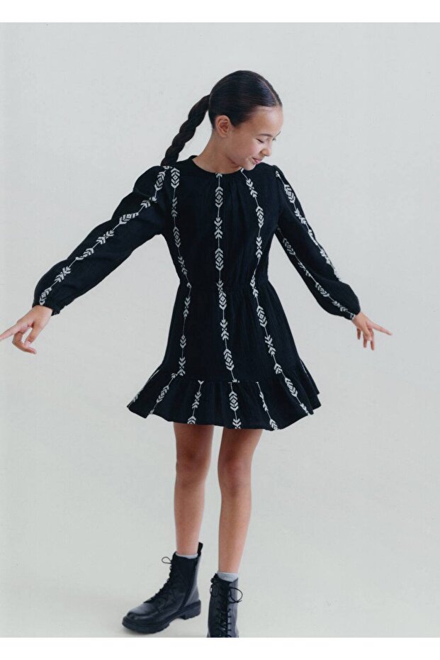 İşlemeli volanlı elbise - 6