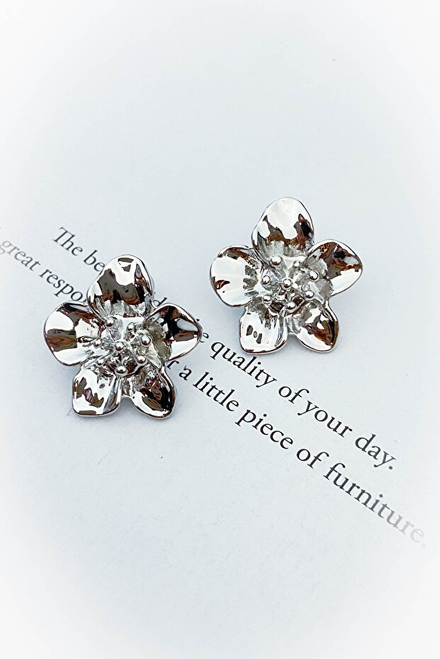 Non-Tarnish Flower Earrings