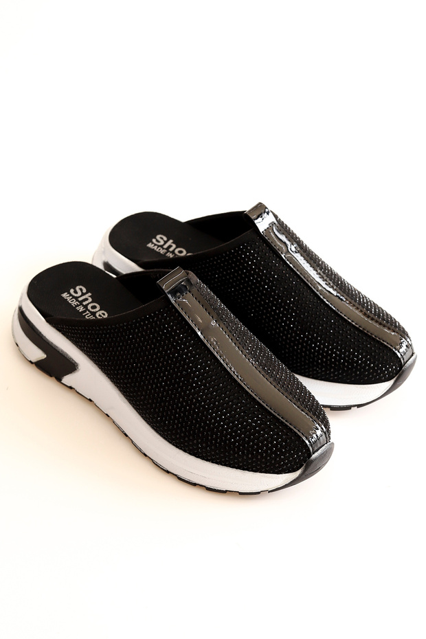 LN 05 Stone-Detail Slippers
