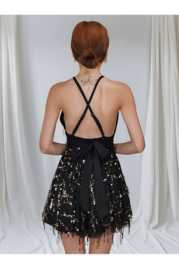 Pullu mini göğüs ve sırt dekolteli elbise - 3