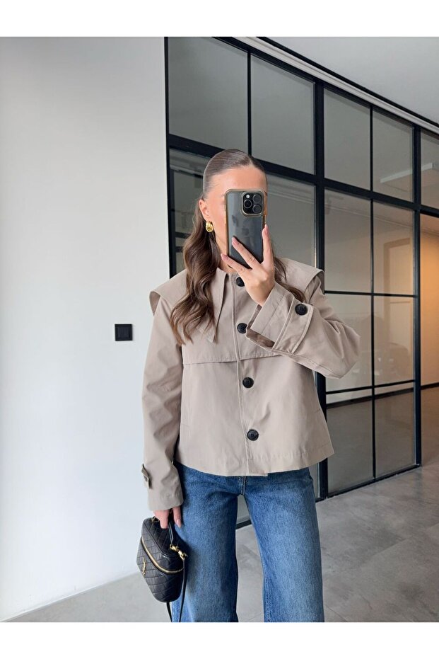 Wide-Collar Short Khaki Trench Coat
