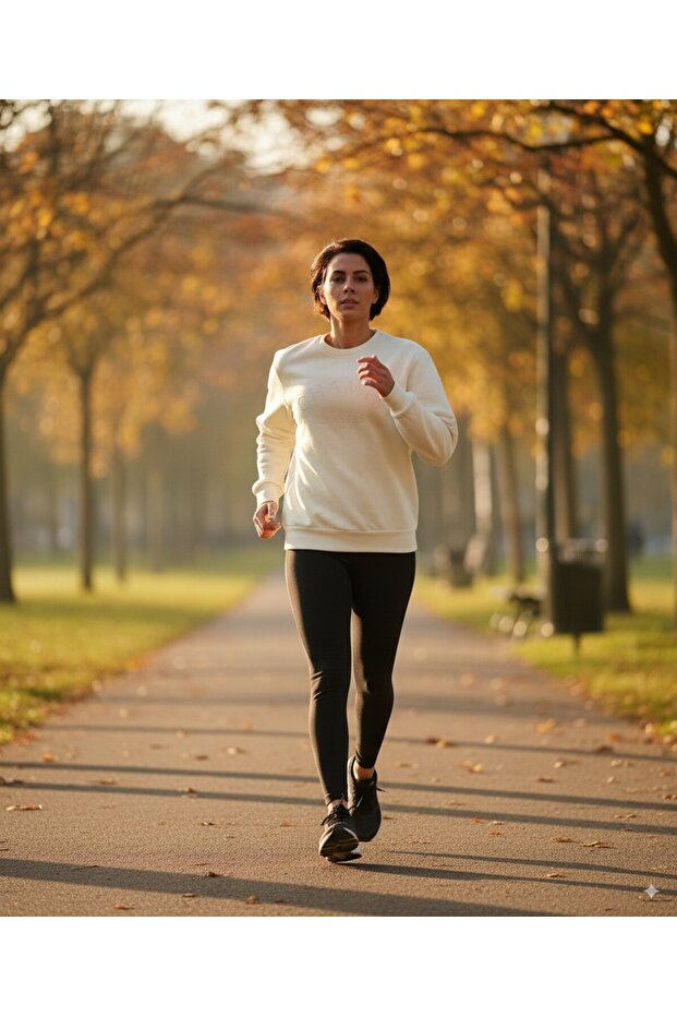 سويت شيرت نسائي من القطن ذو 3 خيوط وياقة دائرية - 1