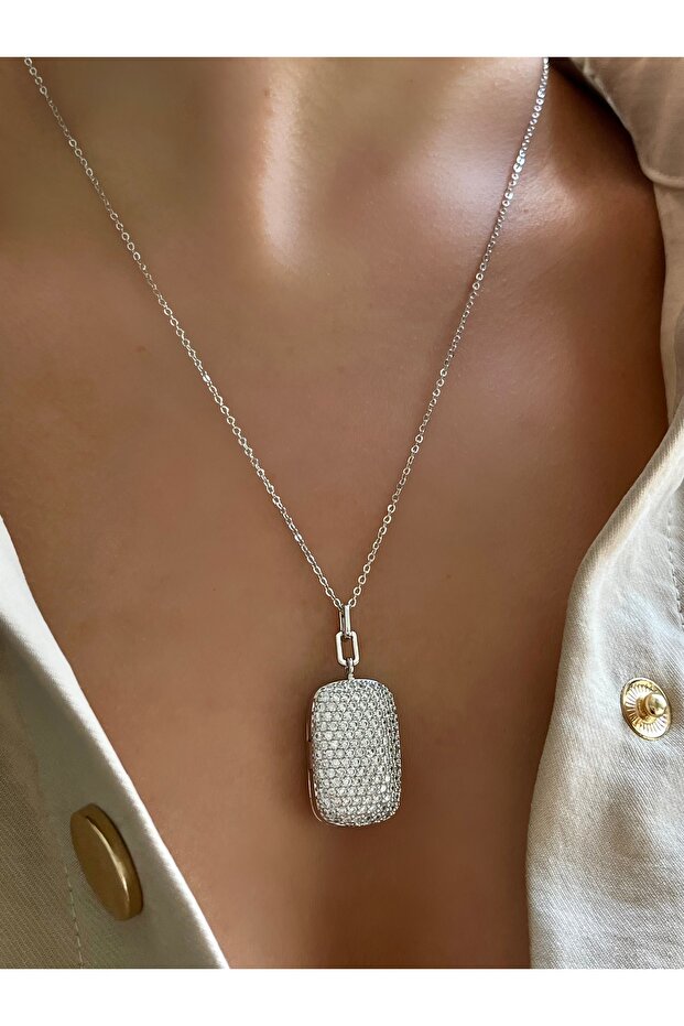 قلادة بسلسلة مستطيلة قابلة للطي مرصعة بحجر الزركون - 2